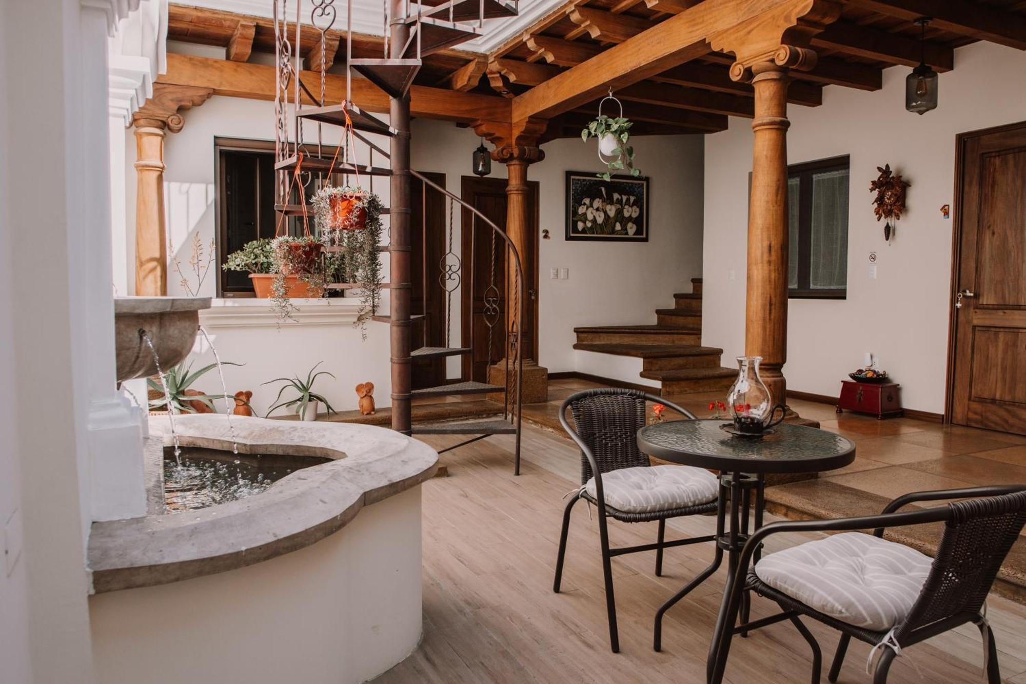 Baerehuus Boutique Hotel Antigua Exteriör bild